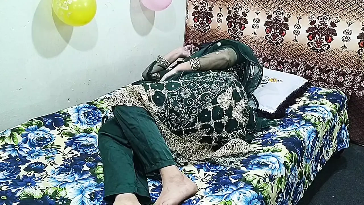 Muslimsk styvmamma knullad av Desi styvson