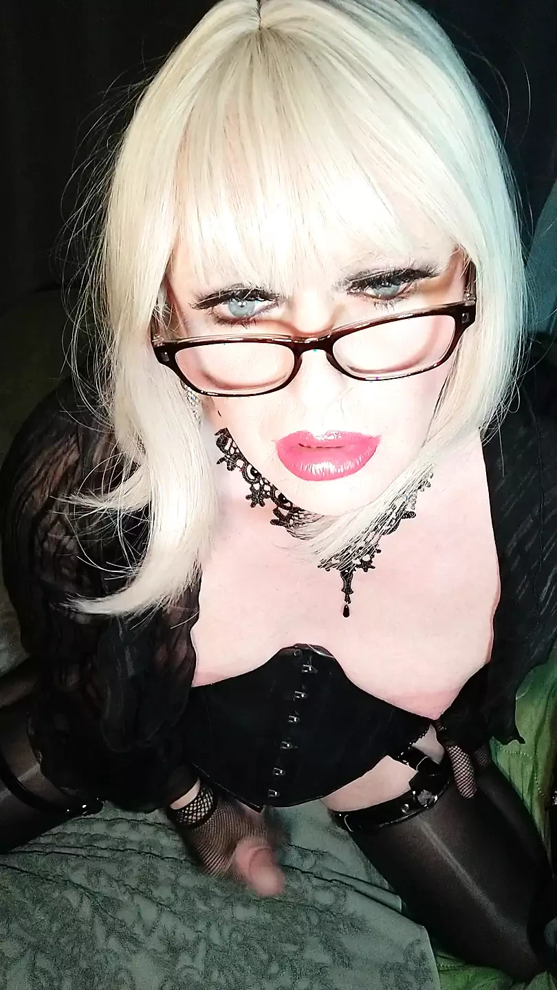 Big tits trans shoots her cum!