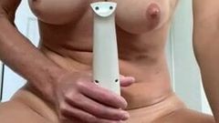 Anonymous Wife Cums With Hitachi