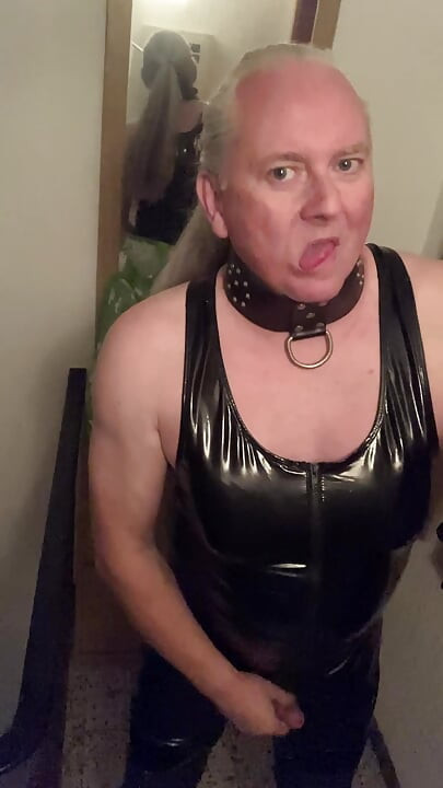 Sandra the faggot in the hallway