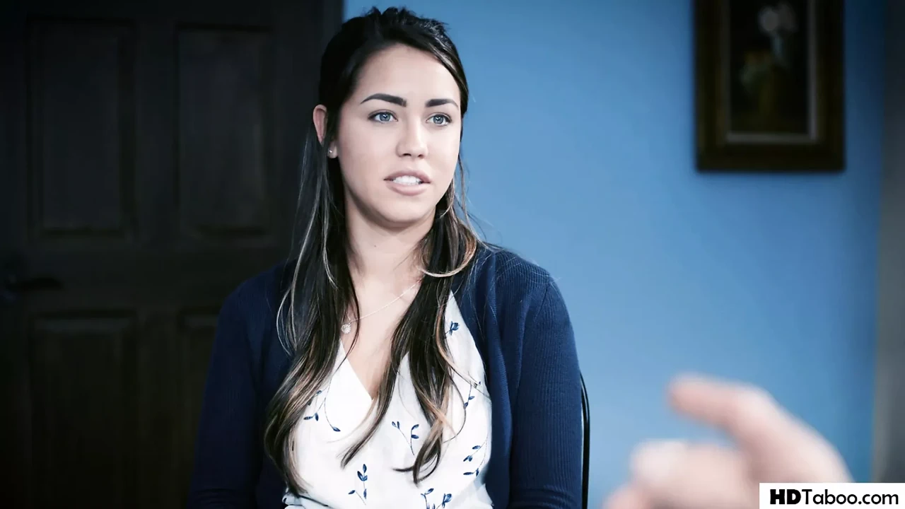 肮脏的主教乱搞宗教女孩