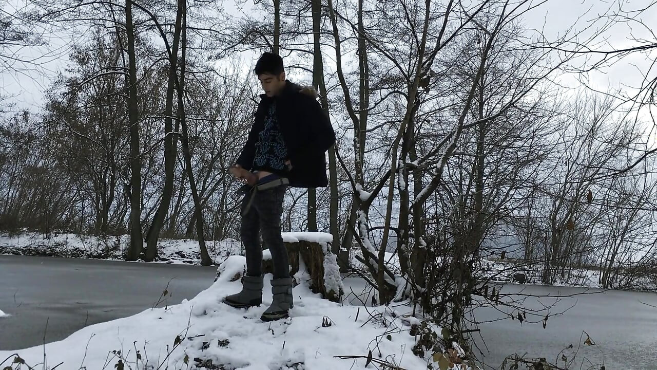 Cold Lake mastürbasyon yapıyor