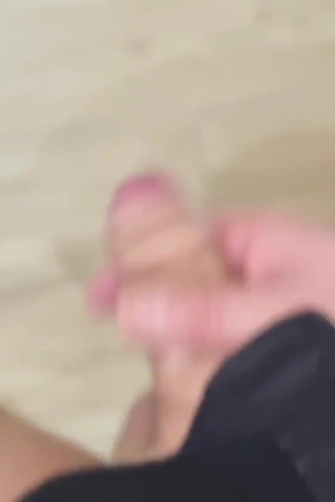 อยู่บ้านคนเดียวเงี่ยน - ชักว่าวและแจกน้ําเงี่ยน