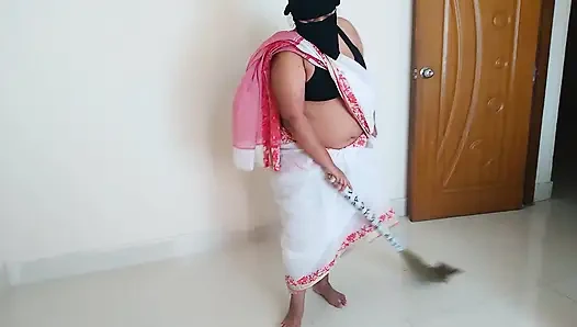 Pembantu India disetubuhi oleh pemiliknya saat menyapu rumah