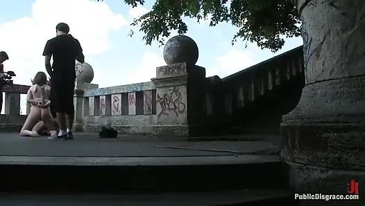 Sandra Romain beklenmedik bir İngiliz itaatkarı domine ediyor!!!