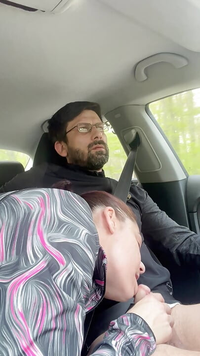 Elle ne pouvait pas attendre - milf pipe et branlette au volant - sexe en public, kingyordanov