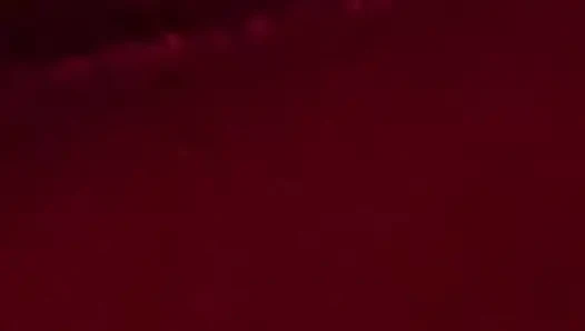 O seksi ayak parmaklarımı yalarken sikini emiyor