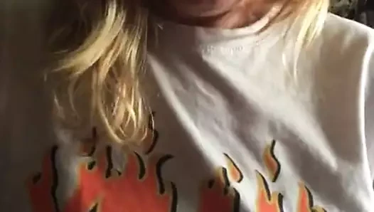 Seksi tintingirl masturbates ona tintinboy