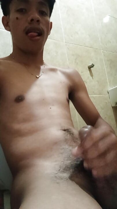 Jameson’s Steamy Solo Shower Wank & Explosive Cumshot