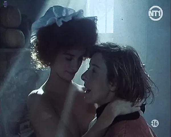 Penelope Cruz nude in Serie Rose (1991)