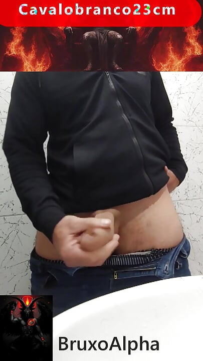 仪式后展示鸡巴