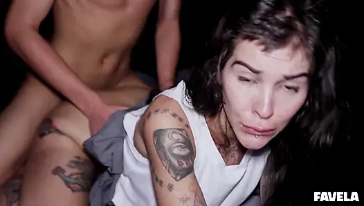 Adik tiriku datang berkunjung