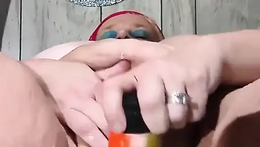 Yumrukla sikişen amcık fahişem talep ediyor şimdi sikişiyor ve boşalıyor