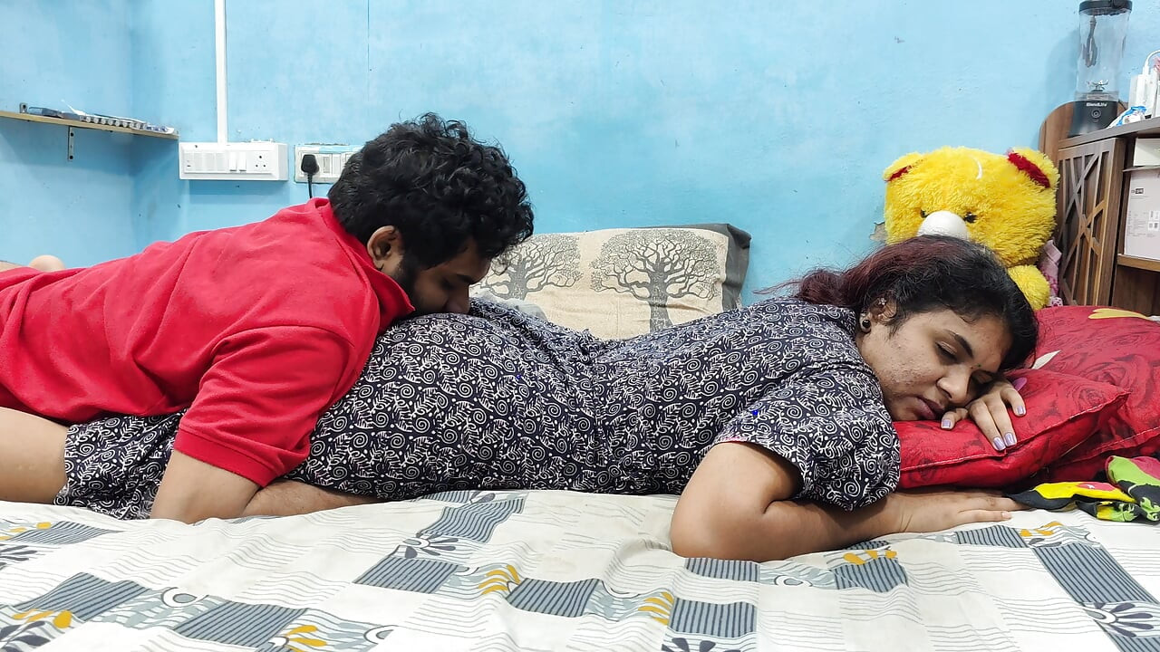 Mallu hot desi girl ass romance with desi boy