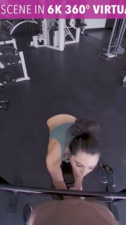 Büyüleyici an "Vr bangers seksi latina gets dövülerek tarafından bir büyük çük at the spor salonu"