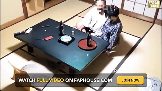 Rayuan bahenol pelayan pemandian air panas ini dientot habis-habisan di kamar pribadi -adegan.1