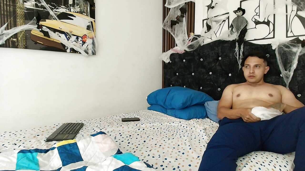 Meu amigo mexicano quer meu pau no Dia dos Bruxos