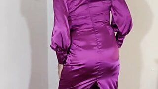 Reino Unido mariquita crossdresser en sexy vestido de satén