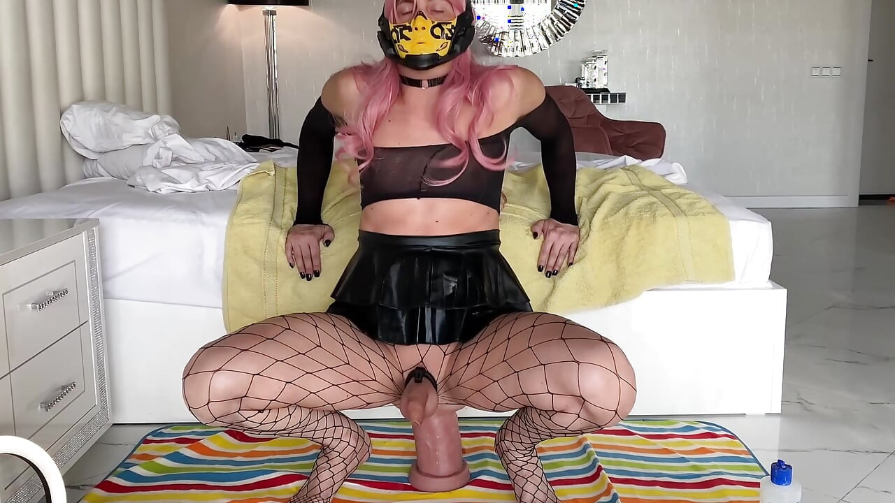 Daddy's Size Makes This Glam Sissy Leak & Gape