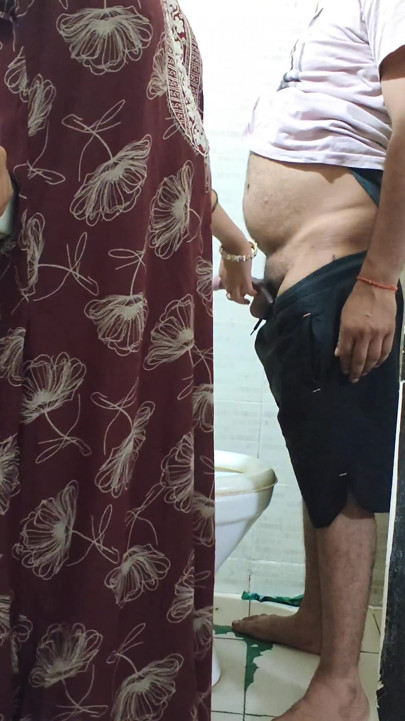Sister-in-law Made Brother-in-law in Toilet