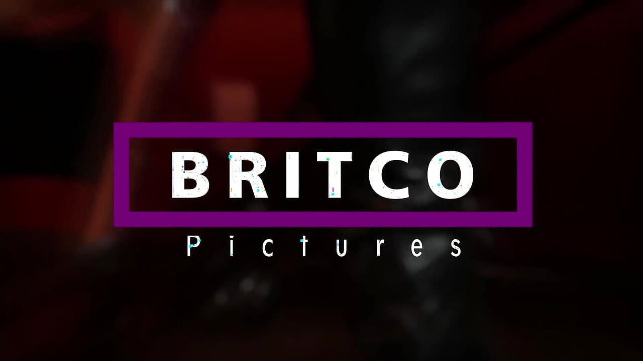 Brittany Andrews üvey oğlunun etli amcığını yalamasını istiyor!