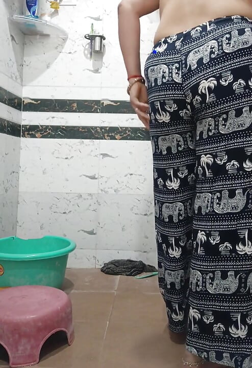Priya Bhabi Big Ass Sexy Body Video Shoot