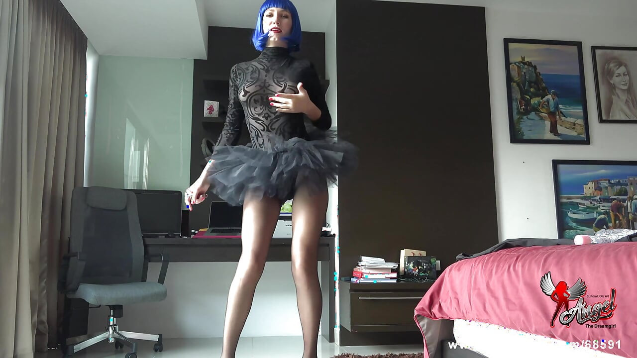 Seamless pleasure - sexy ballerina