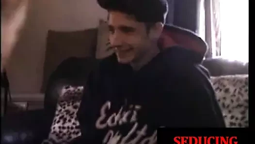 Düz twink alır jizz sonra emdi kapalı tarafından sağlam dilf