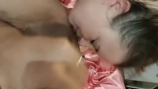 2622_French amateur-fick in Satinkleider und dessous