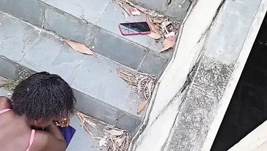 Mulatto Didn't Let Me Enter the House and Hit Me on the Stairs