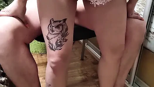 Nach der arbeit emma mag ein cowgirl mit muschi necken und in ihr kommt, sie ist schöne muschi