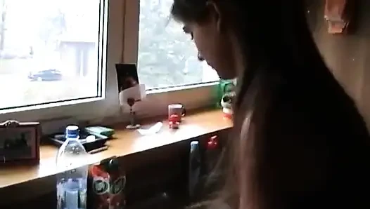 Büyük memeli Çek bebek ve erkek arkadaşı her zamanki günlük rutinlerini kaydediyor