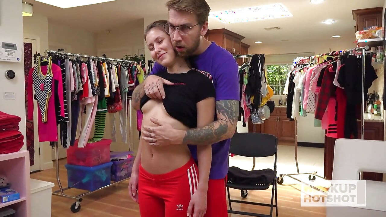 Bts - utsuk Paige Owens, Bryan Gozzling ke sakht seks ko aur adhik chaahti hai!