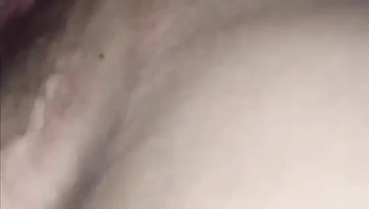 Еще один вчерашний видео-звонок моей жены, задница у нее тугая и волосатая мокрая киска, мне это так нравится