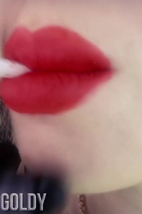 You will not be able to say no to my red hot lips