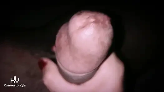 Ehefrau streichelt schwanz in nahaufnahme