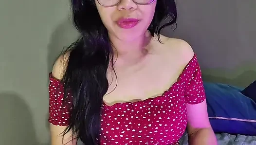 Joi rehberli elle muamele - kısa elbiseli beyaz kız boşalman için talimat veriyor