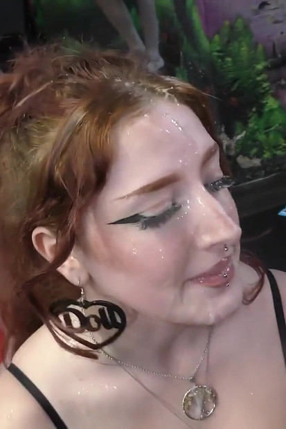 Gorgeous Sunflower Doll Enjoys a Bukkake with Her Cum Loving Friend