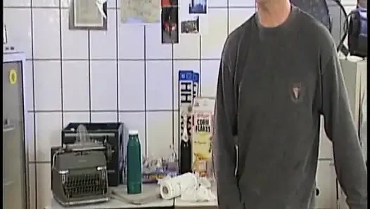 Шаловливые Крошки Сосут Член И Жестко Трахаются