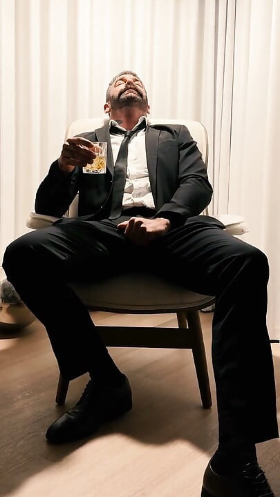 Suit - the Un Bear