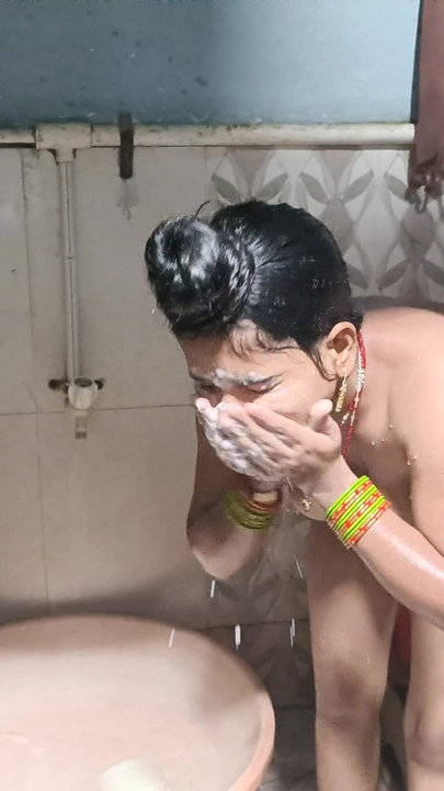 Key moment from "Full sexy nanggi bathi hai bhabhi"