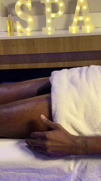 4K fuld erotisk massage happy ending - interracial session med Lucky Black Fan | Klip 1