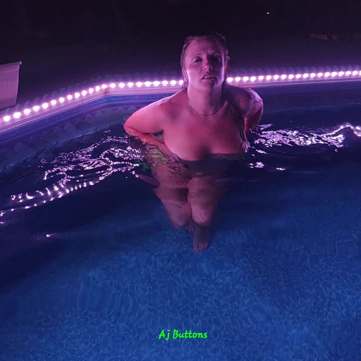 Just a sexy night in my pool. I do shoot custom videos. I have a big swimming pool and a Hot Body. 2 things put together =HOT!
