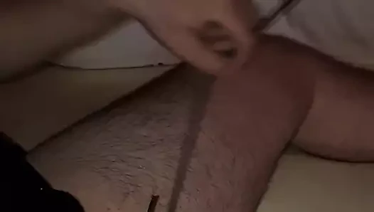 Mein Schwanz wie er abgebunden wird  .