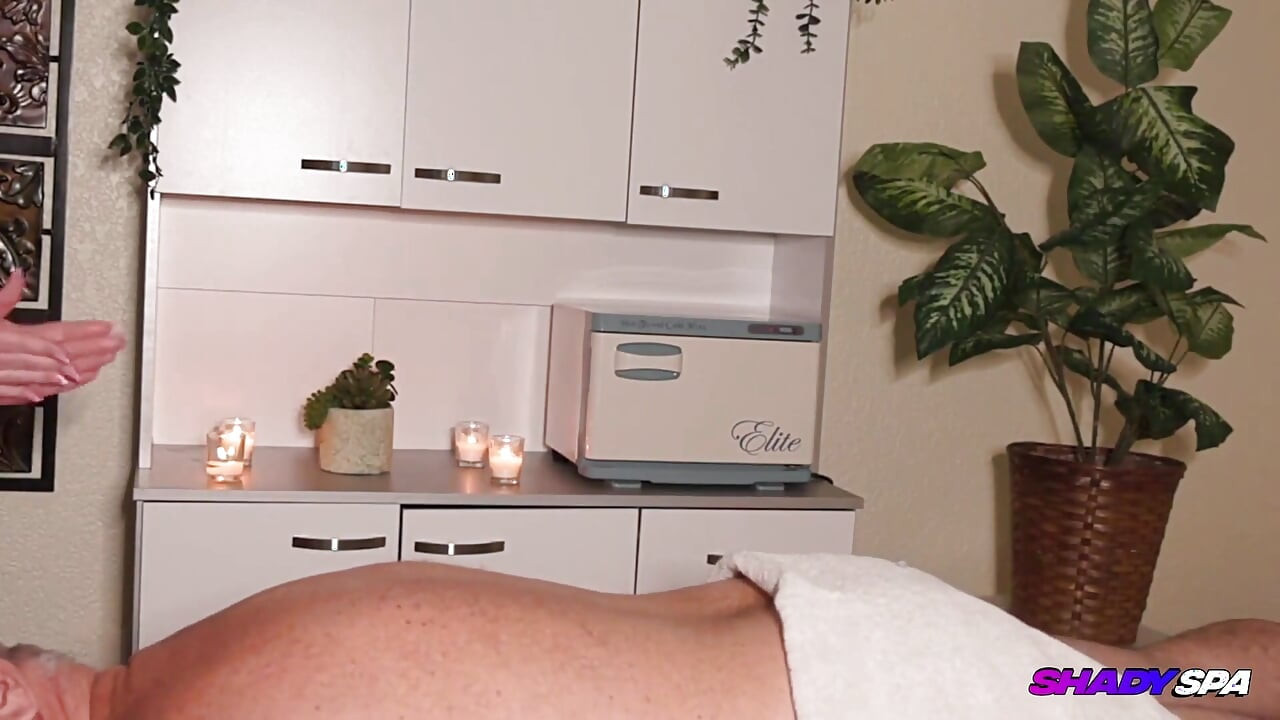 Hot Teener Lola Valentine's Muscle Relief Handjob