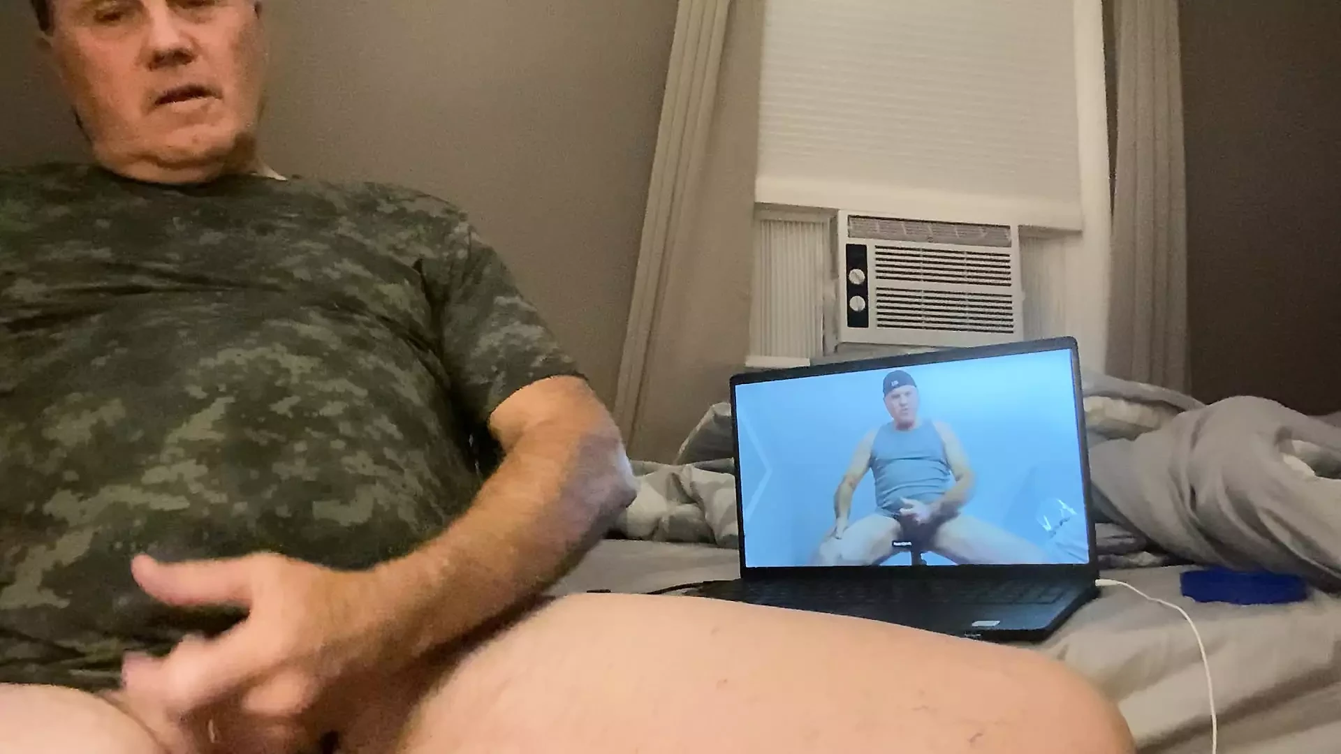 cockplay tittar på en av mina videor på jungman