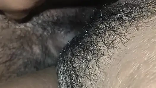 Istri menikmati dengan teman