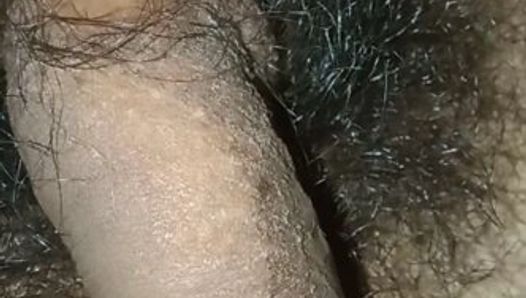 Curvy aceitada nena chorros de furioso anal