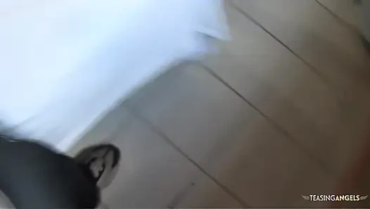 File çoraplı büyük memeli kız tıraşlı amını yarakla dolduruyor