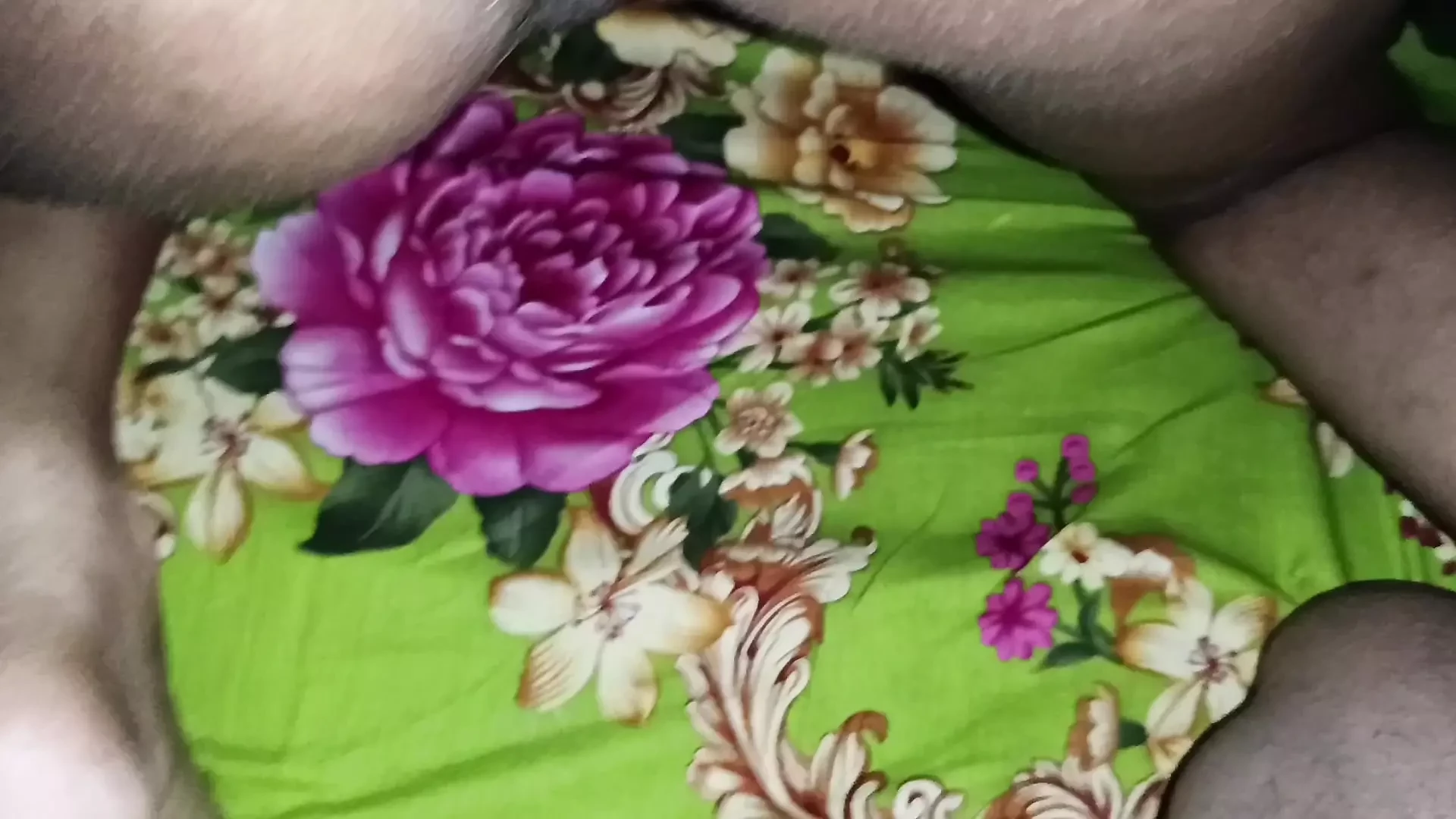 我整晚都和我漂亮的女友做爱。